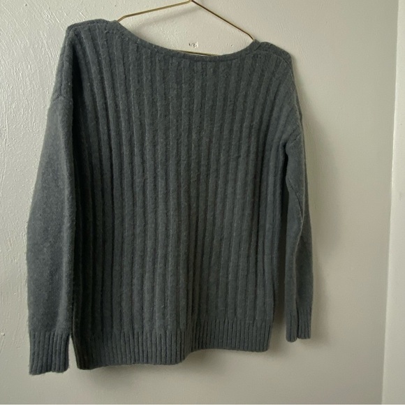 Gap Women Gray Sweater Sz S - Picture 10 of 10